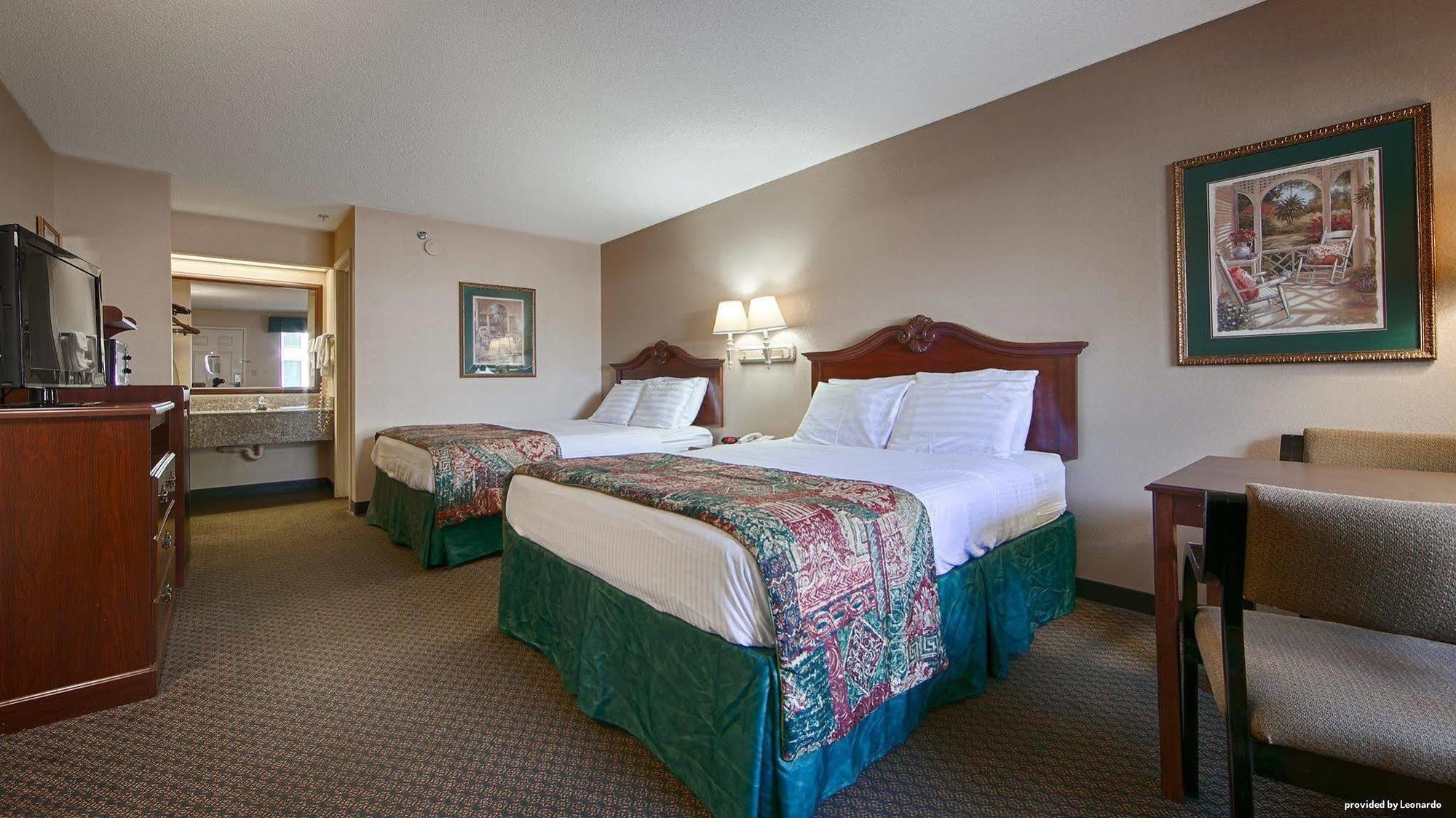 Days Inn & Suites By Wyndham Warner Robins Near Robins Afb Buitenkant foto